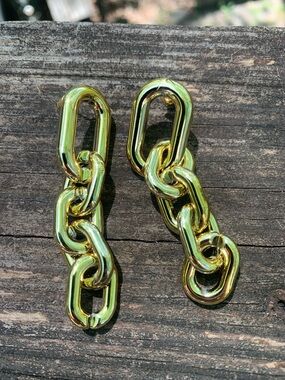NWOT Gold Link Drop Earrings